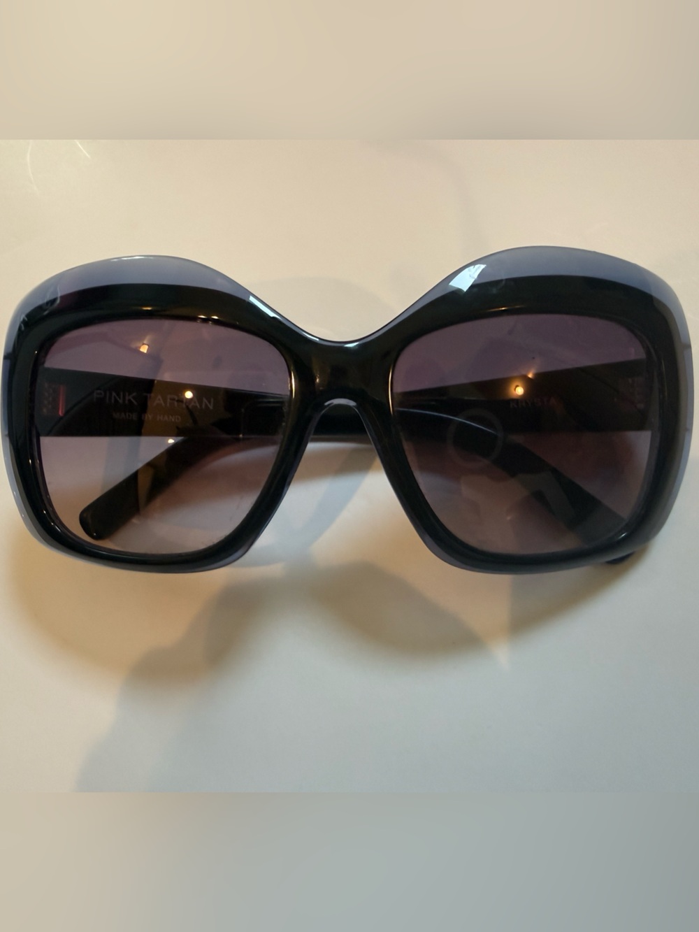 Pink Tartan Oversized Black Gradient Frame Sunglasses, Canadian made, new. - Picture 2 of 5